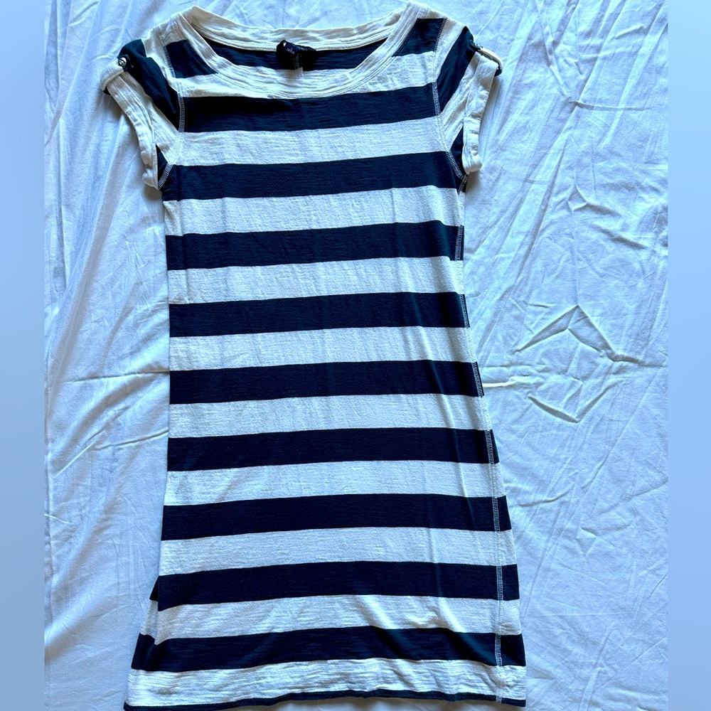 Navy blue and white stripped tshirt Banana Republic dress. Size small.